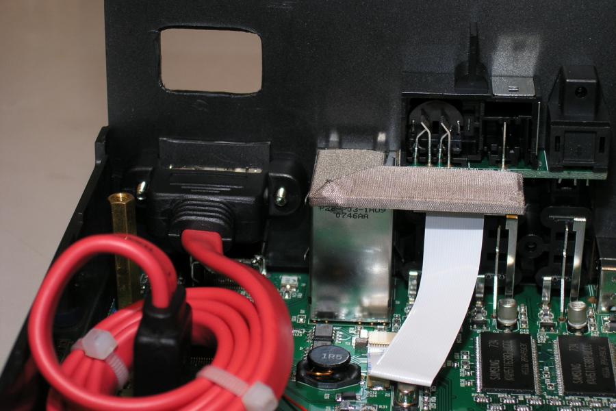 內接SATA已改外接e-SATA介面