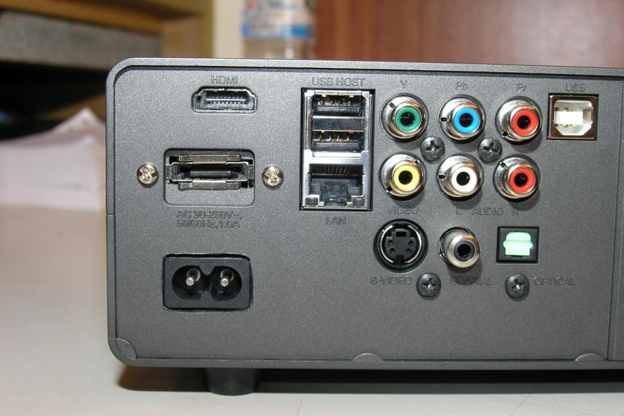 這個e-SATA介面就是本機最大的改裝成就