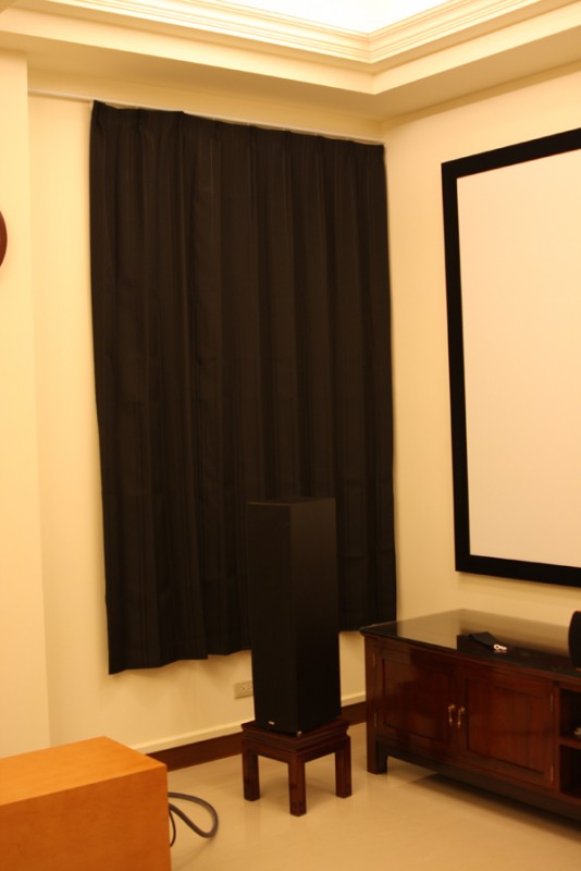 宜得利買的便宜厚黑布,效果讓我吃驚,真得覺得音場變棒,真是太神奇了傑克!