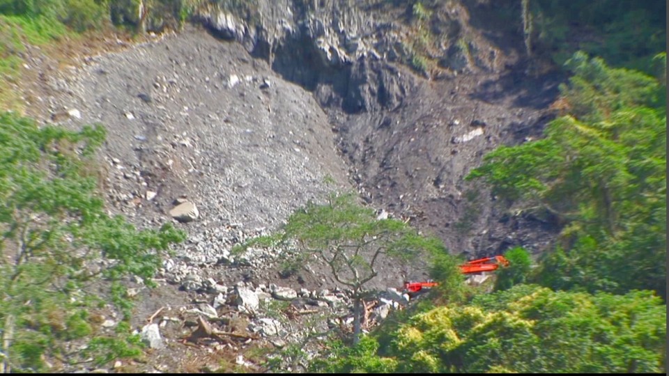 利稻上回的土石流還未清完，那凡比又來，真是淒慘