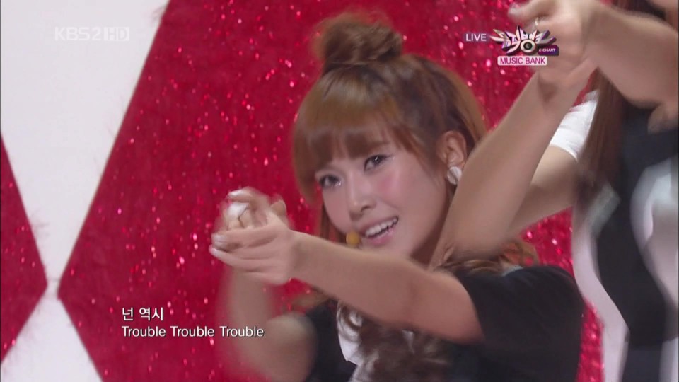 2] 101105 KBS2 Music Bank SNSD 少女時代 - 훗(Hoot) NO.1.tp_03872.jpg