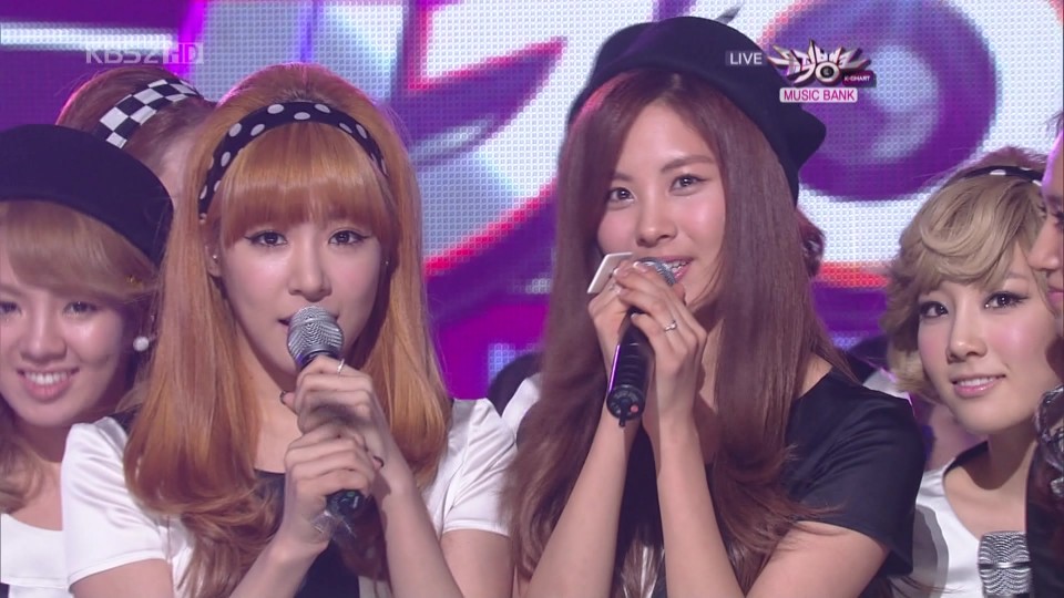 2] 101105 KBS2 Music Bank SNSD 少女時代 - 훗(Hoot) NO.1.tp_07021.jpg