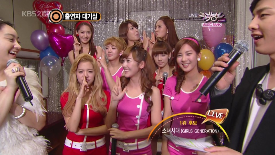 2] 101119 KBS2 Music Bank SNSD 少女時代 - Interview &amp; 훗(Hoot) No.1.ts_00405.jpg