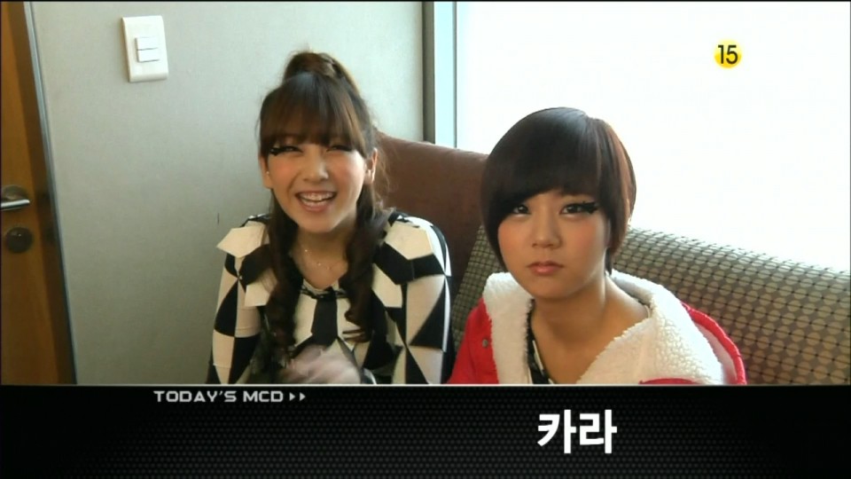 101209 M Countdown Kara - Op   Jumping.jpg