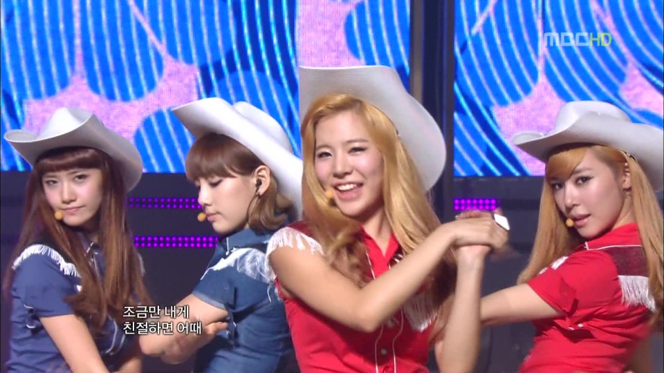101106 MBC Show! Music Core SNSD 훗(Hoot).tp_00818.jpg