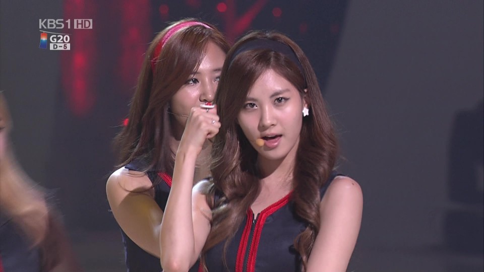 101106 KBS1 G20 Road for Hope Special Concert SNSD 少女時代 - 훗(Hoot).tp_01201.jpg