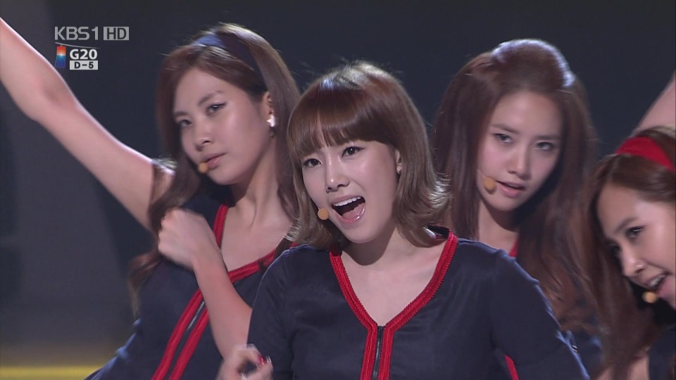 101106 KBS1 G20 Road for Hope Special Concert SNSD 少女時代 - 훗(Hoot).tp_03053.jpg
