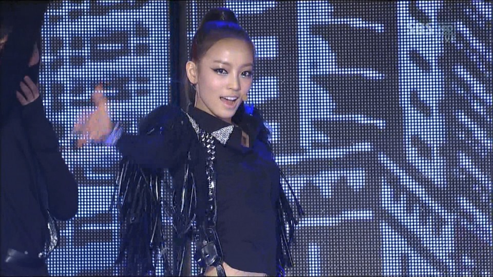 101229 SBS Gayo Daejun KARA - Lupin   Jumping 1.jpg