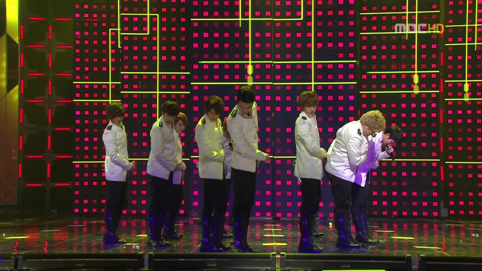 0101 2010 MBC 가요대제전 슈퍼주니어.tp_20110103_111733.jpg