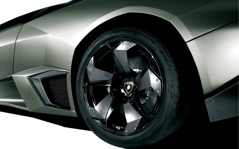 lamborghini-reventon-widescreen-009.jpg