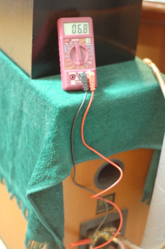 SYSTEM AUDIO 2010書架型喇叭電表量測之阻抗為實際數據為6.8歐姆