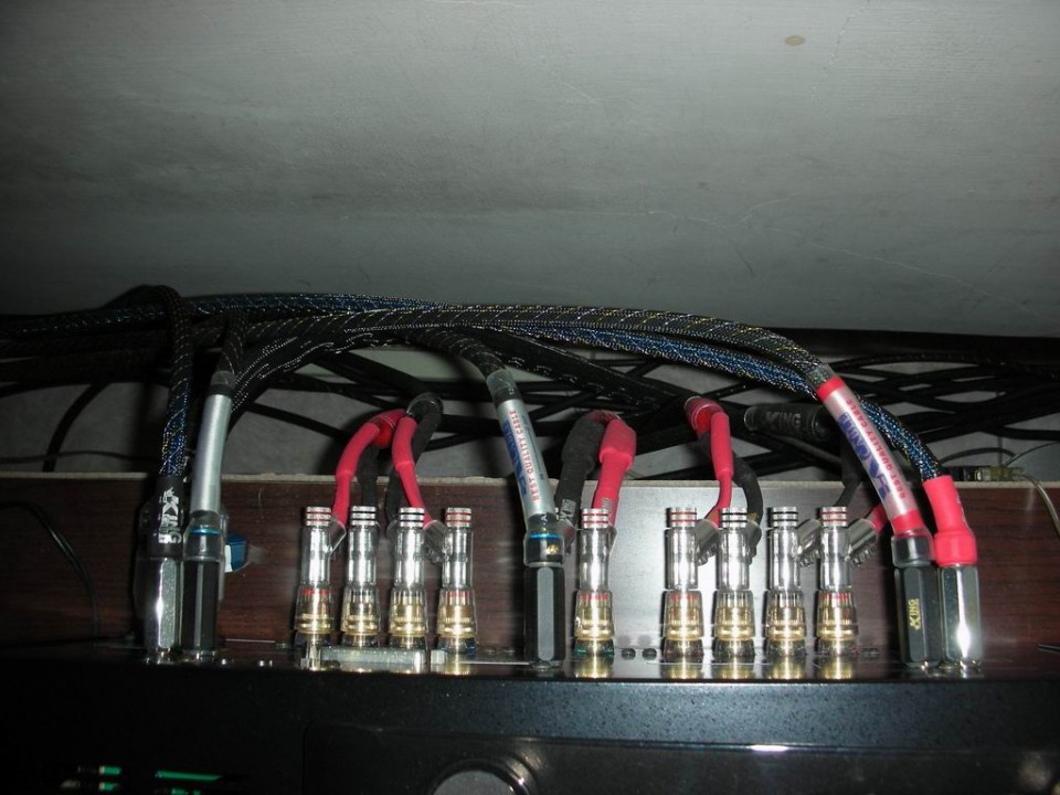 ROTEL1075後面