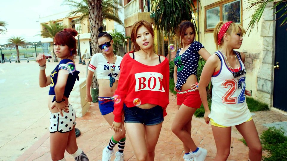 HyunA - Bubble Pop! (Melon HD).mp4_20110706_030218.171.jpg