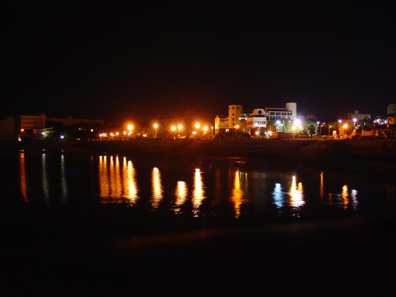 彩虹橋上回望的夜景