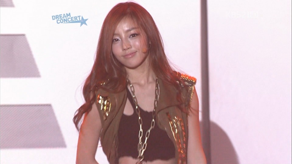 Kara - Lupin & Jumping (110610_KBS 2011 Dream Concert)2.jpg