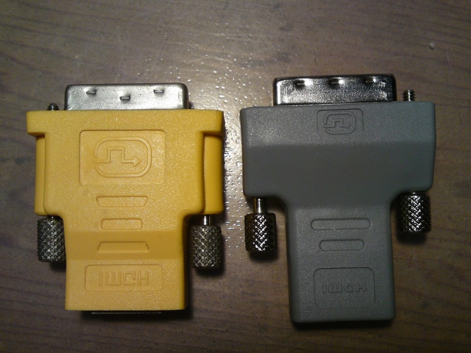 01外觀比較-專用接頭右邊比較長