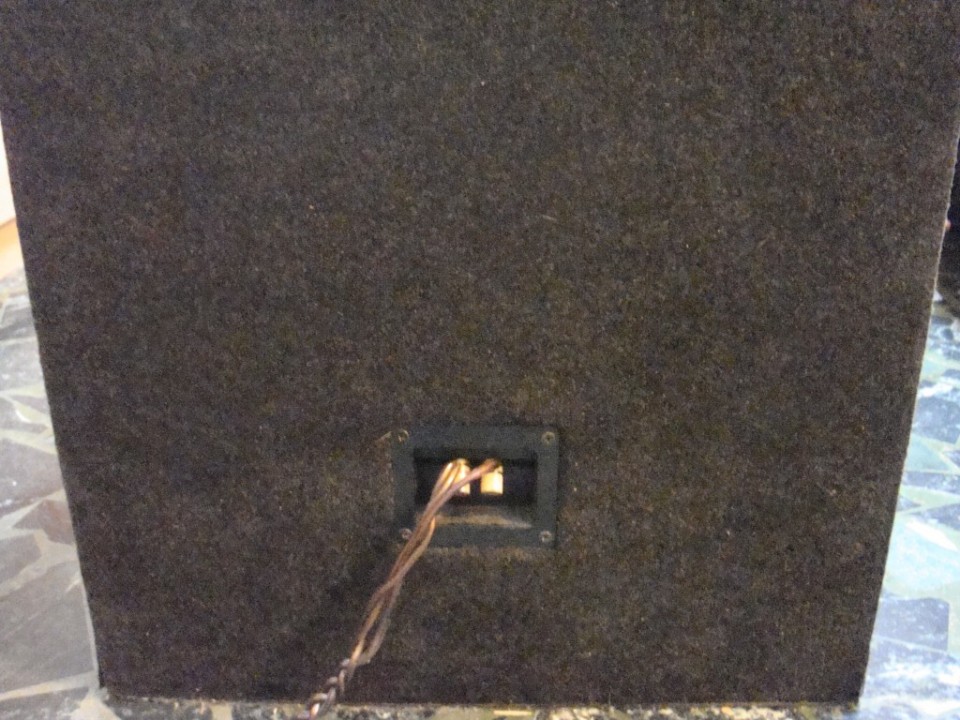 12吋超低音喇叭-背面