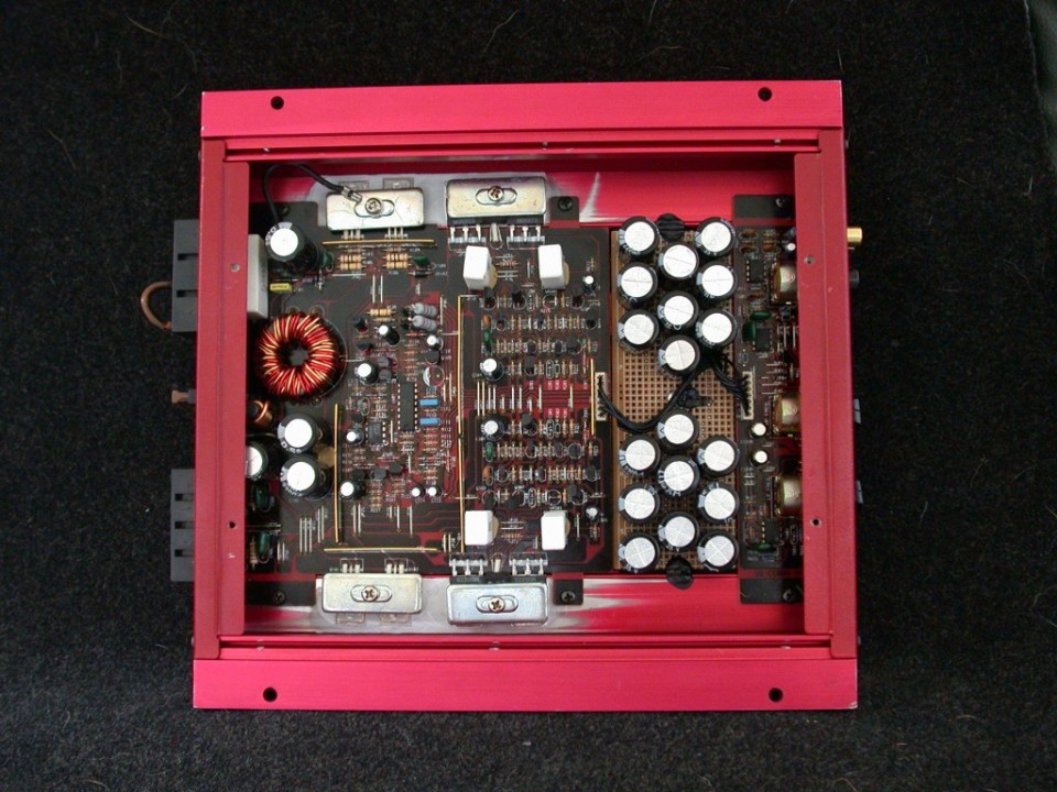 600W BEINZE D類擴大機 改裝後內部