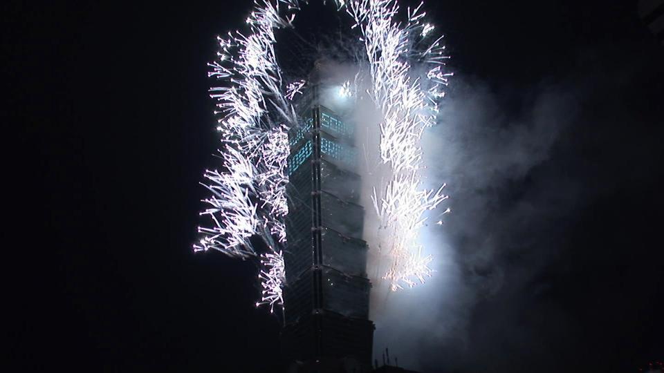 101Firework[(004106)00-49-58].JPG