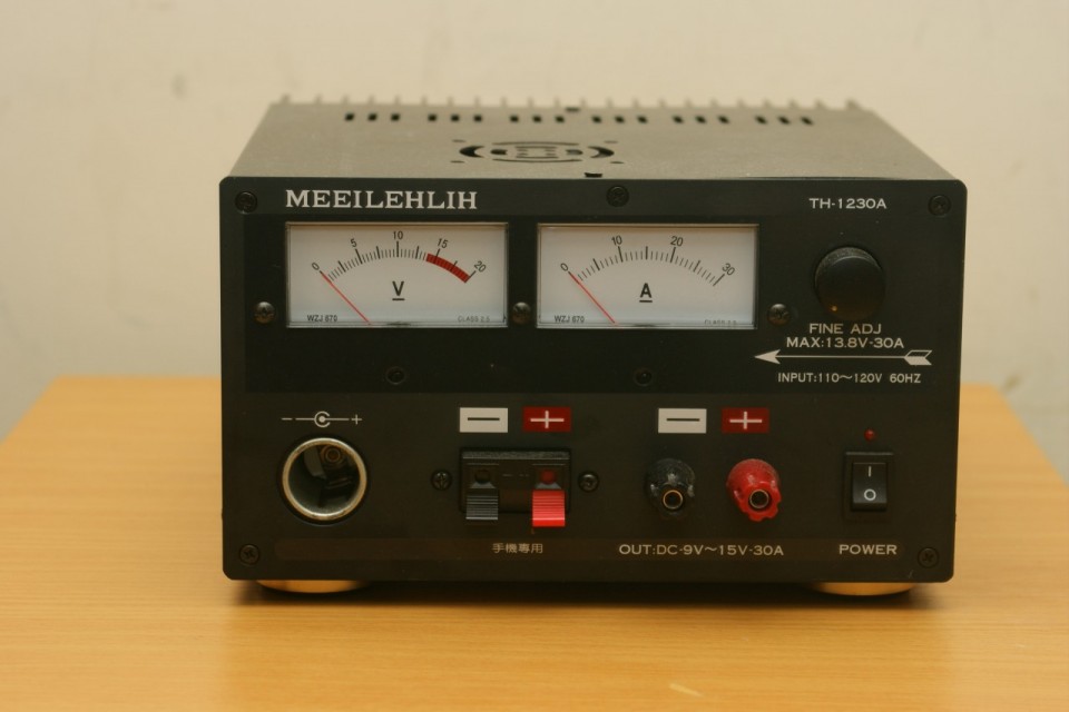 自製110V轉12 V30安培機械式電源變壓器