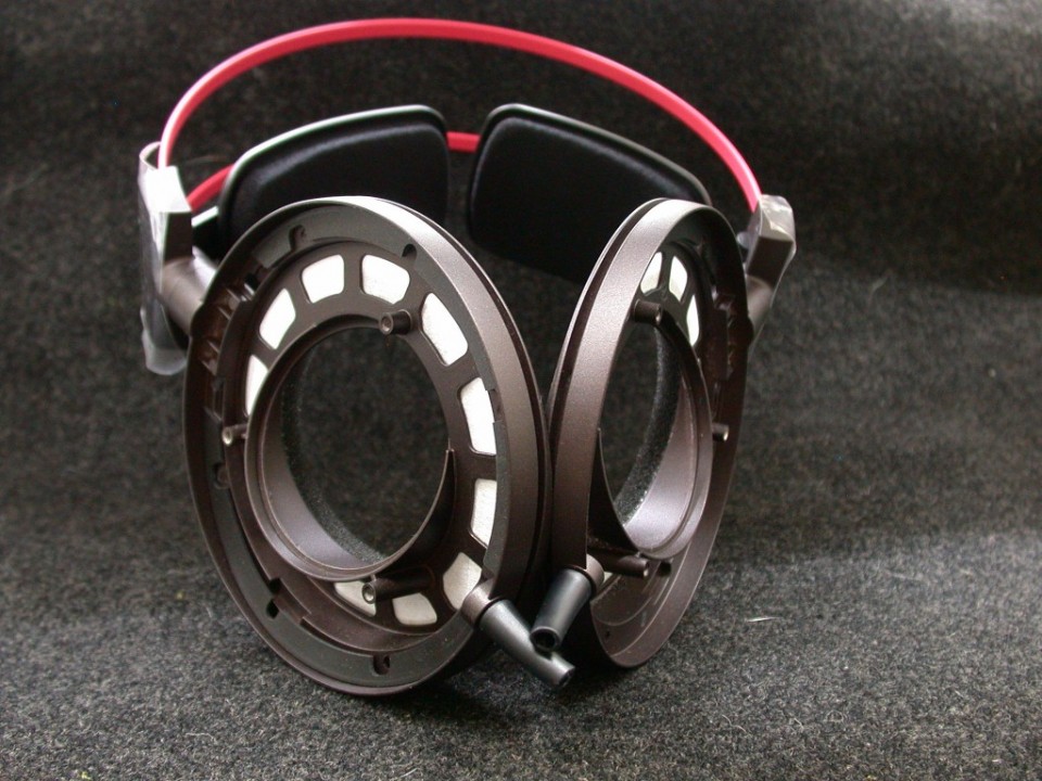 ATH-W1000X-加紅色熱縮條,不會刮到頭髮.jpg