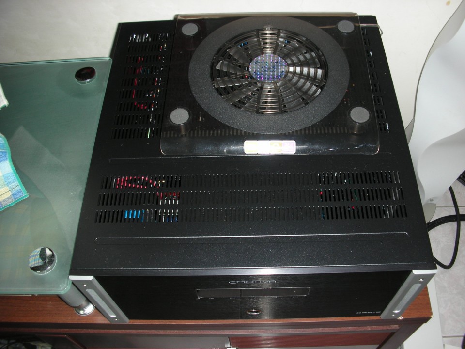 使用溫度不高，但天氣炎熱還是給它抽抽風