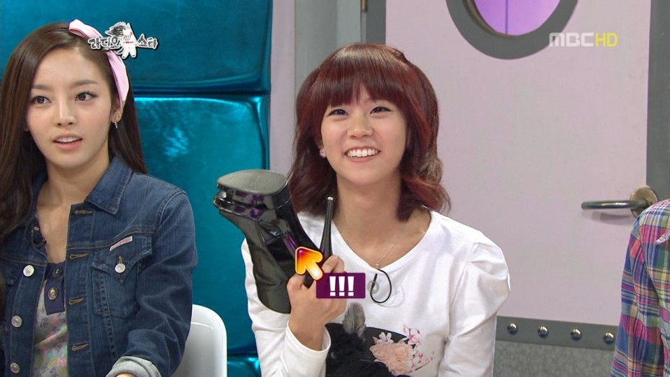 Kara at (111019_MBC Radio Star E253) 1.jpg