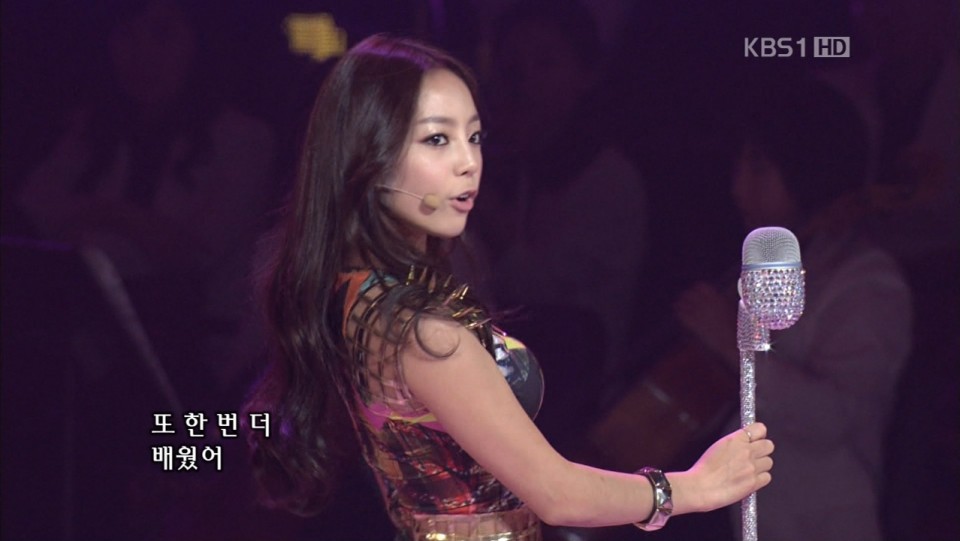 Kara - Step (111023_KBS1 Open Concert) 1.jpg