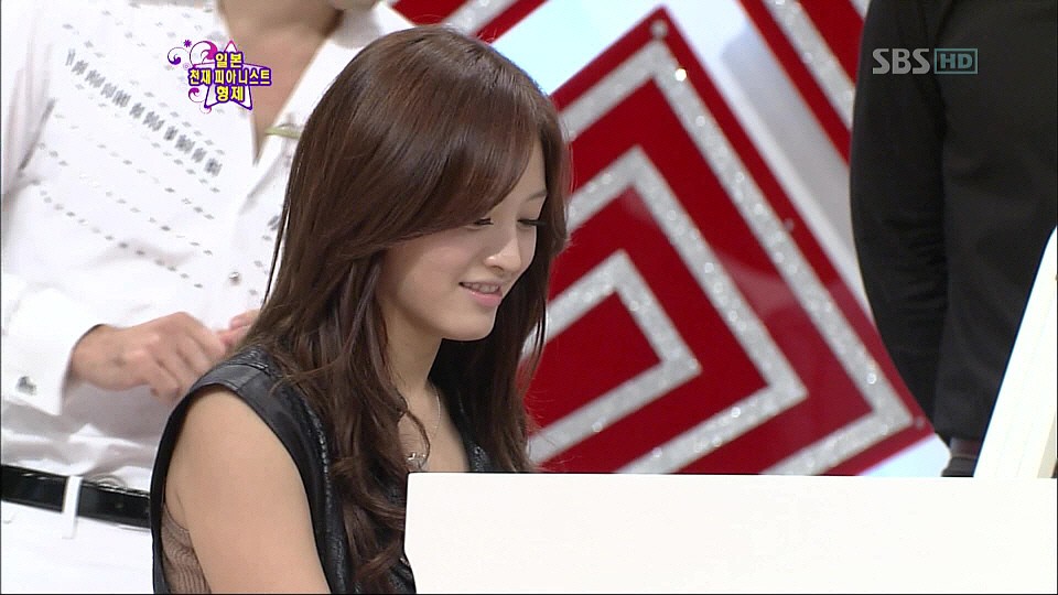 Rainbow   Lizzy   簡美妍   Dana, Sunday - 111029 SBS star King.ts~.jpg