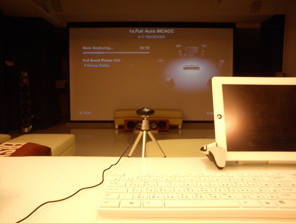 Living Room 003.JPG