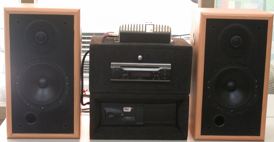 歌蘭帝 CD主機+英國車用GENESIS擴大機+歌蘭蒂-車用喇叭