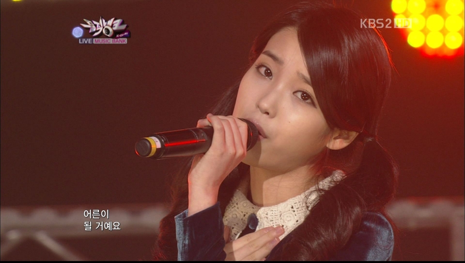 IU fr HQ 19.4 Full Show.jpg