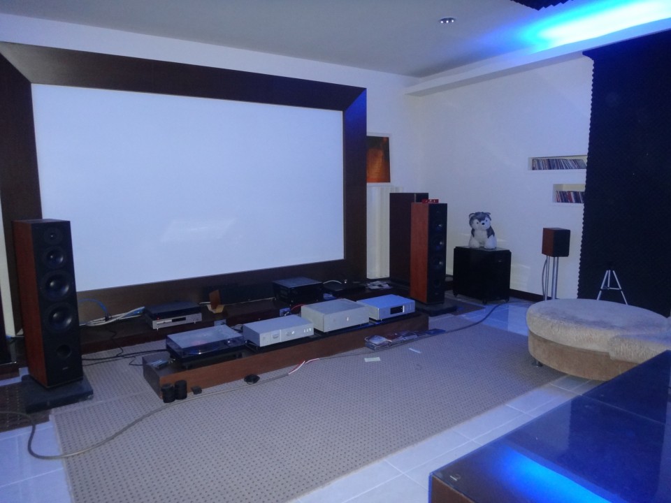 藍色的燈,增加氣氛