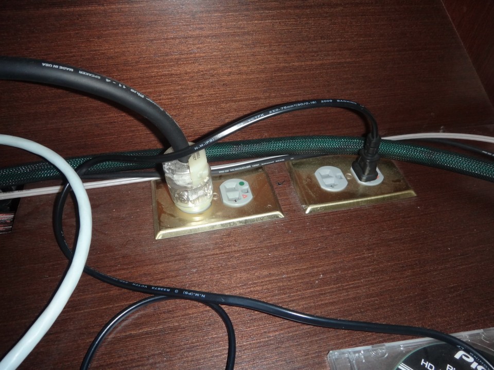 電源插座