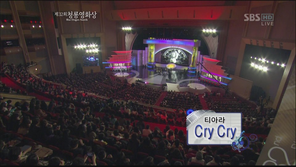 111125 SBS 第32屆 青龍電影獎 T-ara - Cry Cry.JPG