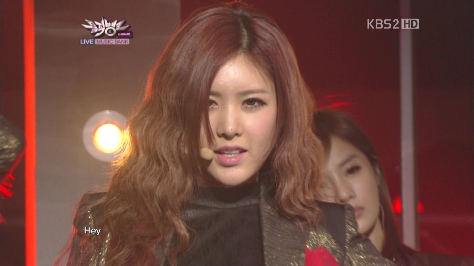 [11.11.25] 뮤직뱅크 티아라 [ Cry Cry ].tp_20111126_183400.jpg