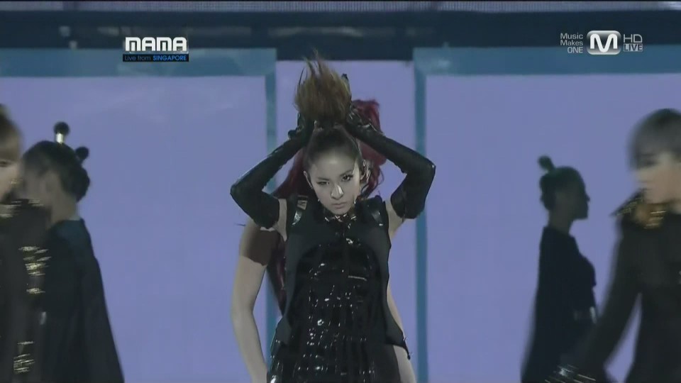 [11.11.29] 2011 Mnet Asian Music Awards 2NE1 [ 奢翱 ].tp.JPG