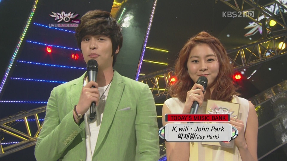 Music Bank MCs fr HQ FS Mar 2012 2nd week.JPG