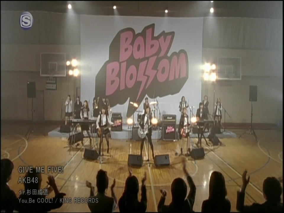 (肉包@AIO)AKB48_-_GIVE_ME_FIVE!(2012.02.15).mpg_snapshot_01.06_[2012.01.27_13.40.21].jpg