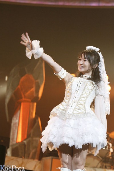 水樹奈々6.jpg