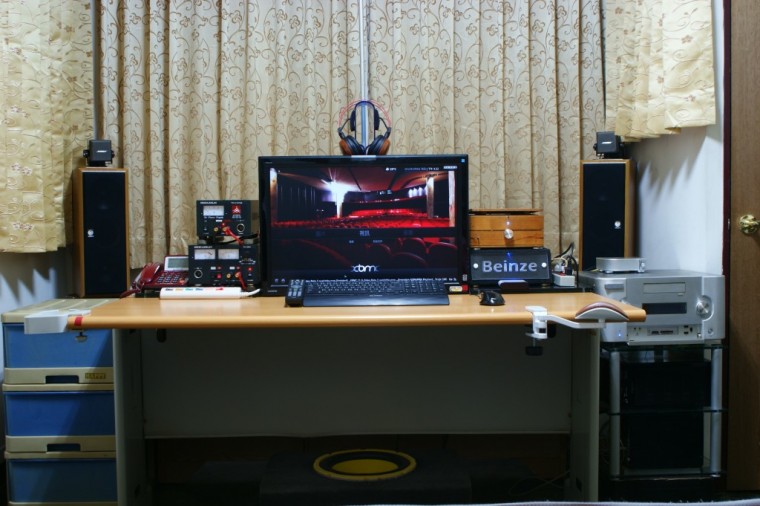 房間電腦及2.1聲道音響.jpg