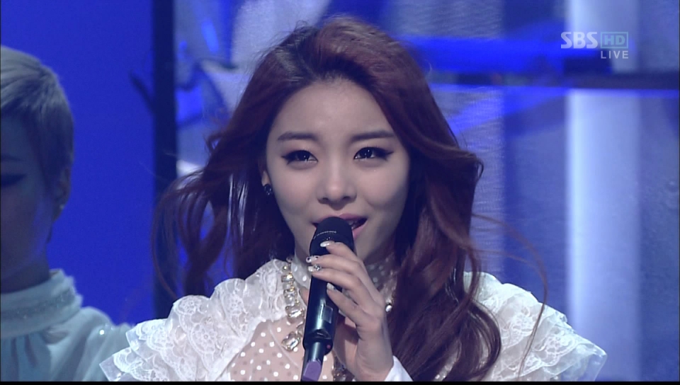 120325 SBS Inkigayo Ailee - Heaven.tp_snapshot_00.20_[2012.03.25].jpg