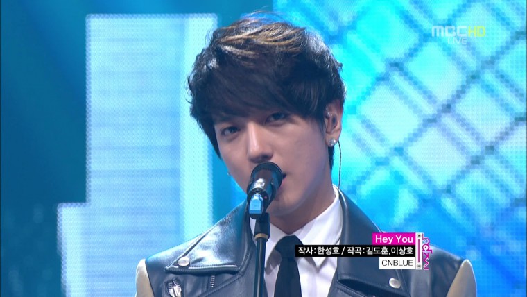 120331 MBC Music Core CN Blue – Hey You.tp_snapshot_00.05_[2012.04.01].jpg