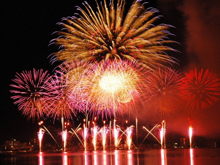 第64回諏訪湖祭湖上花火大会2.jpg