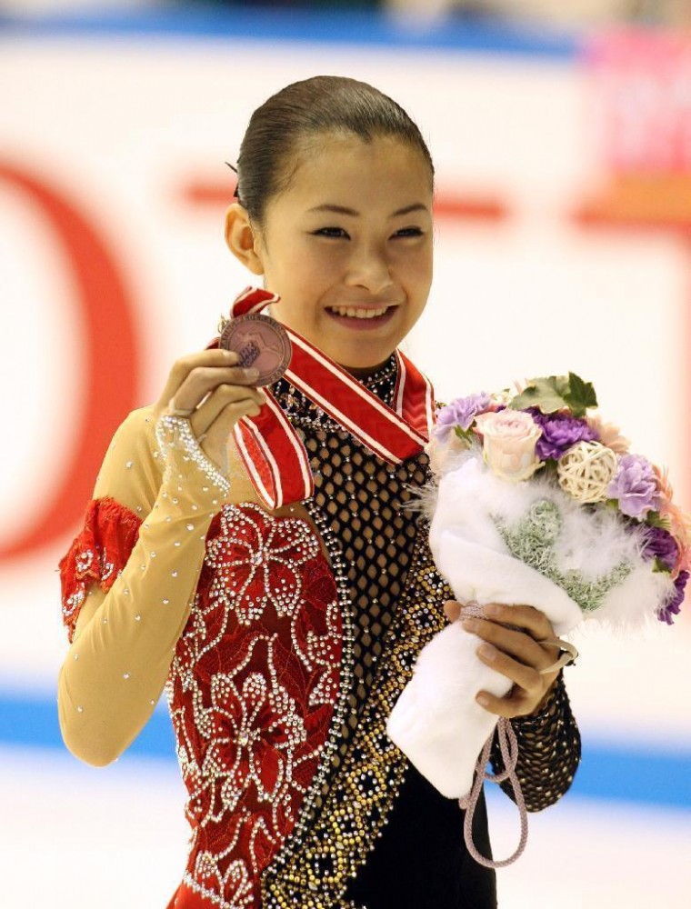 村上佳菜子2.jpg