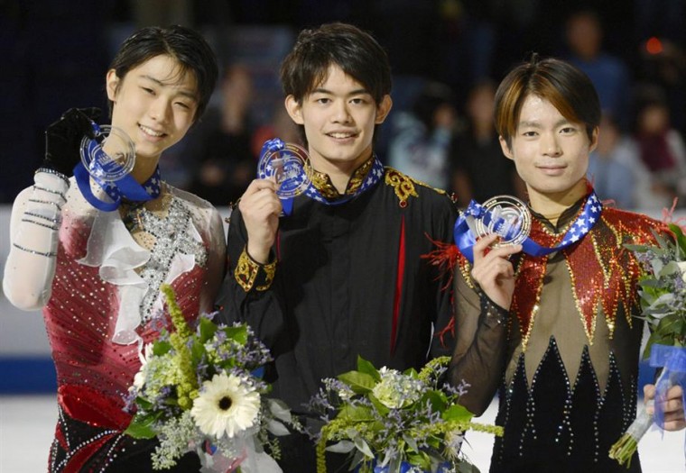 小塚崇彦選手が逆転優勝、日本選手が表彰台独占の快挙.jpg