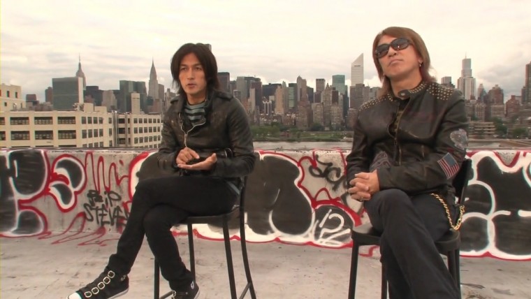 [HDTV][720P] B'z 25th Anniversary Special 全米ツアー密着ドキュメント「Only.jpg