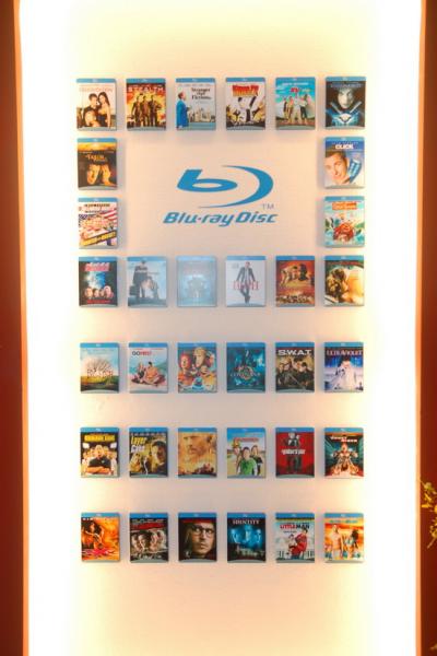 十七.身為BD(blu-ray disc)的帶頭廠商，當然也要順勢展示一下藍光的片子