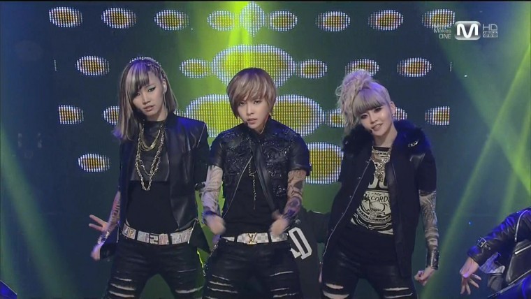 [이천십이년.십일월.팔일] 디유닛 Luv Me 엠 카운트다운.tp.jpg