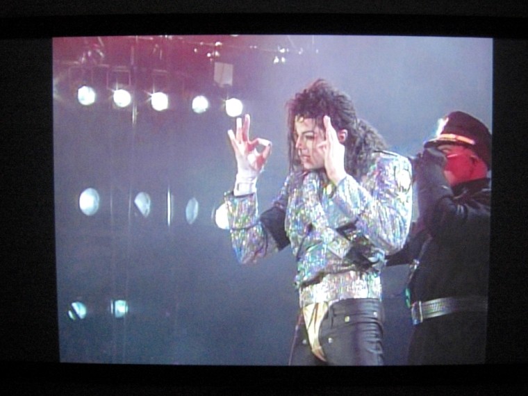 以下則是ＤＶＤ的翻拍畫面